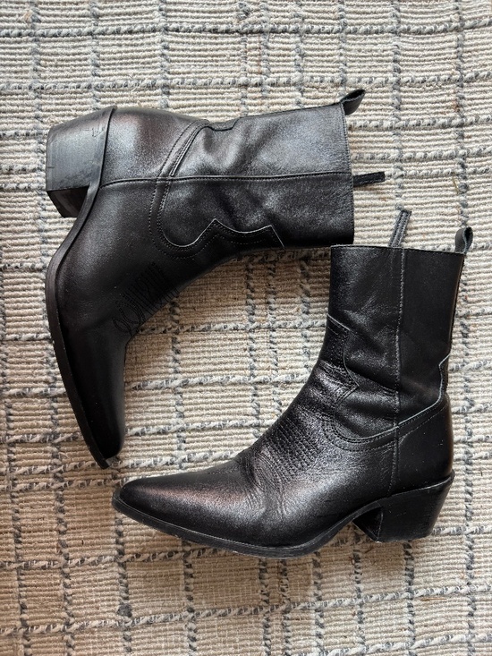 Zara Shoes - Zara leather cowboy boots